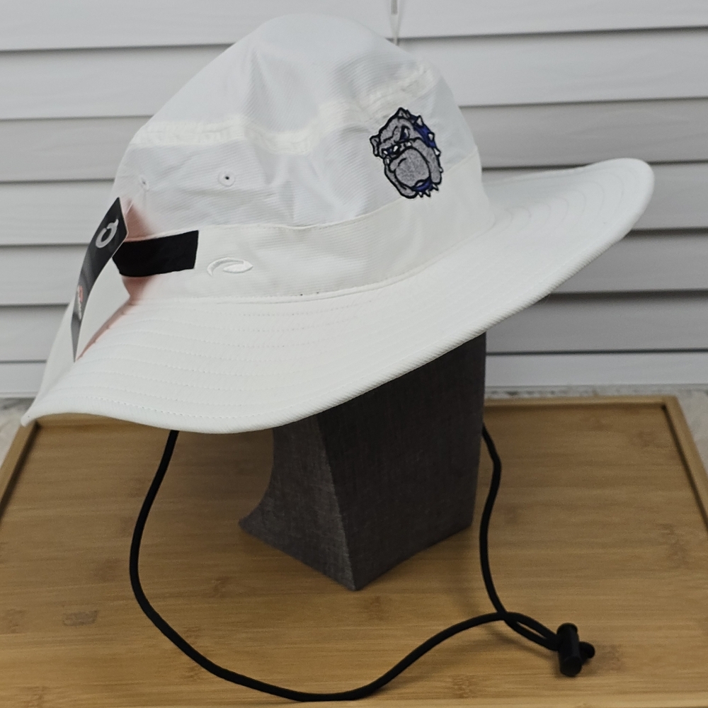 Pukka White Bucket Hat with A Bulldog Embroidered Emblem